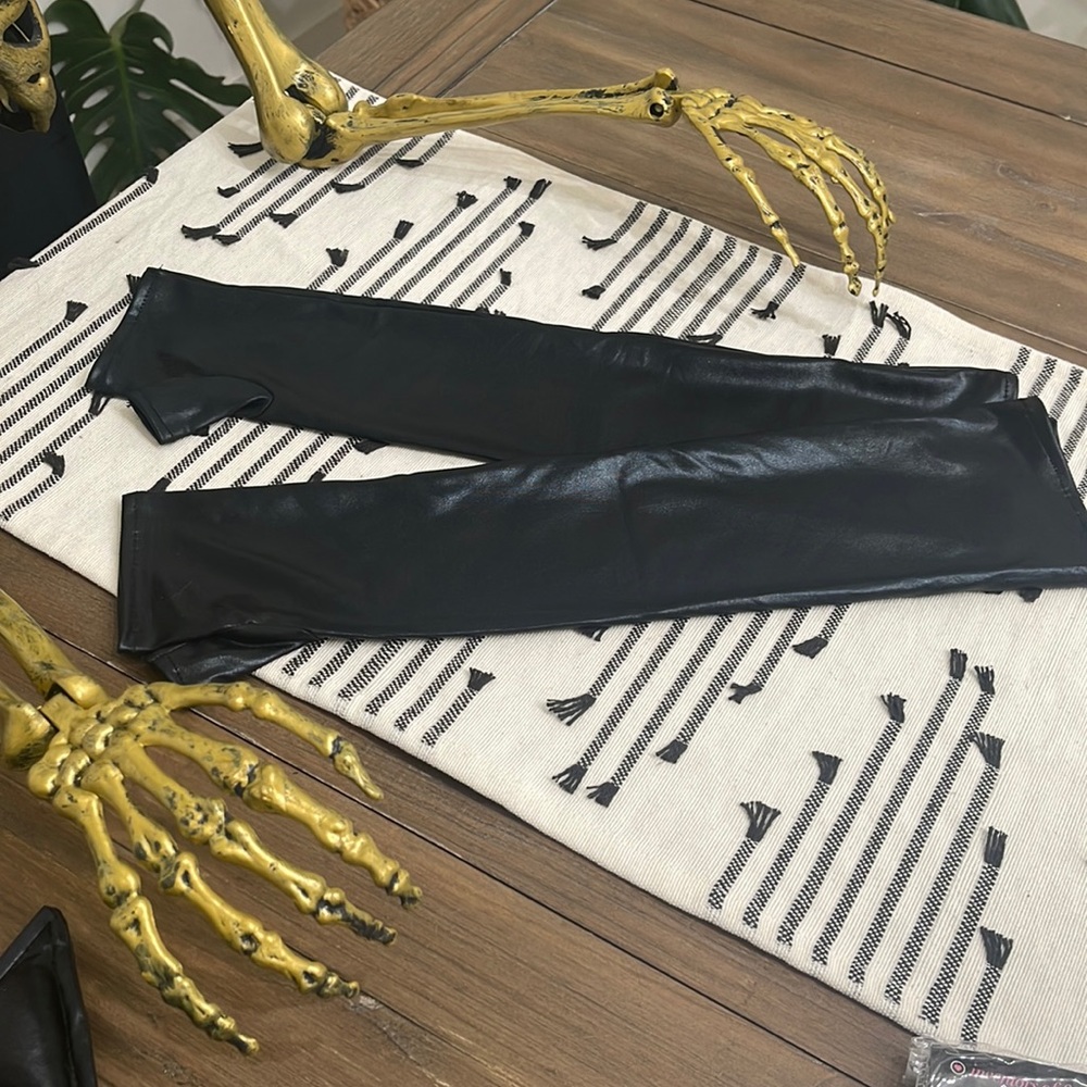 Black gloves